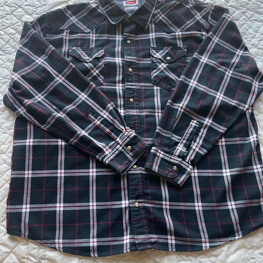 Wrangler Black and Red Plaid Casual Shirt
